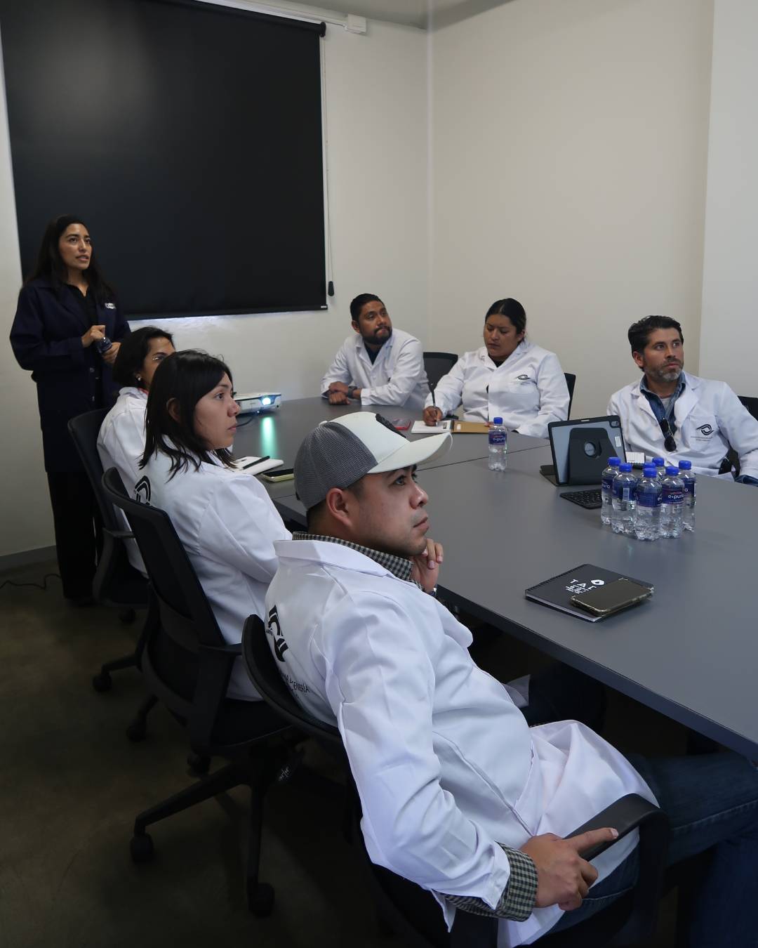 Laboratorio de asfaltos-CIA-practica con miembros AMIVTAC